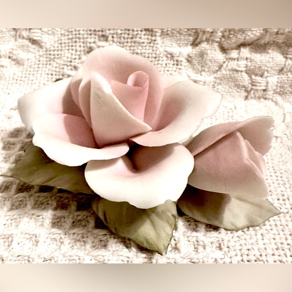 Vtg Napoleon Capodimonte Hand-Painted Porcelain Ivory Rose Sculpture - 1980's - Picture 4 of 10